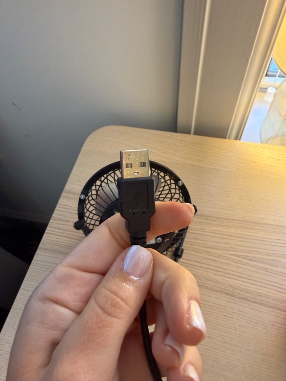 Comfort Zone 4” Mini Portable USB Desk Fan - Black Metal Adjustable Tilt - Picture 3 of 4